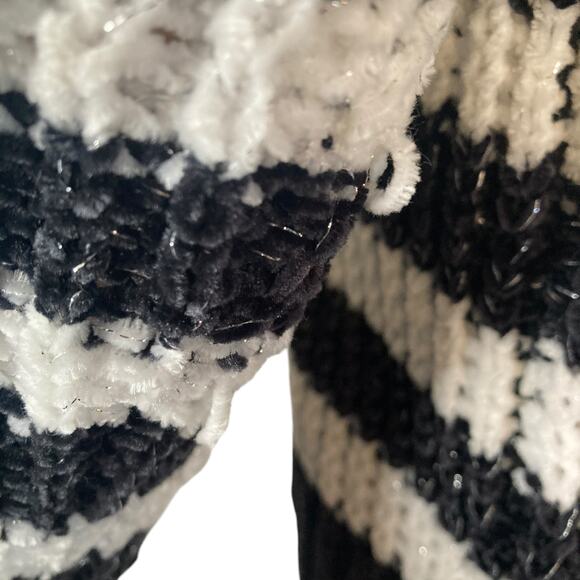 FOREVER 21 Hooded Sweater Juniors 13/14 Black White Striped New - Picture 15 of 16